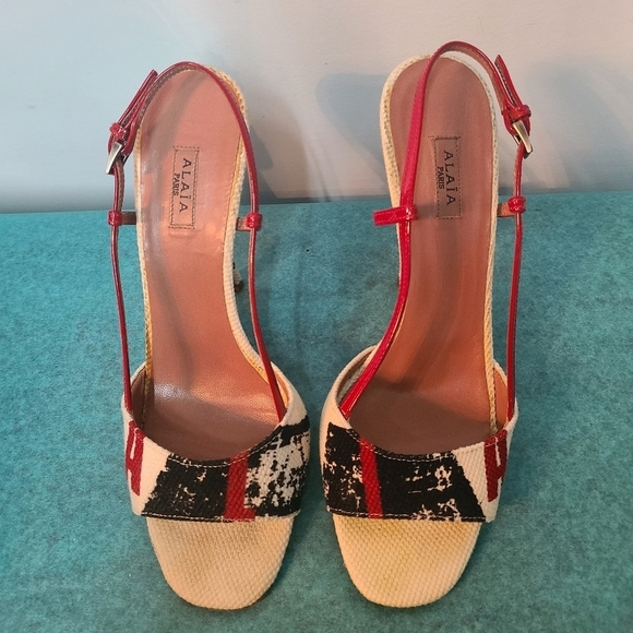 Alaia Slingbacks - Picture 14 of 16